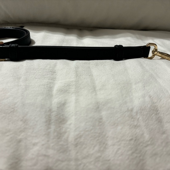 Michael Kors black leather hand bag with adjustable, detachable shoulder strap - Picture 3 of 8